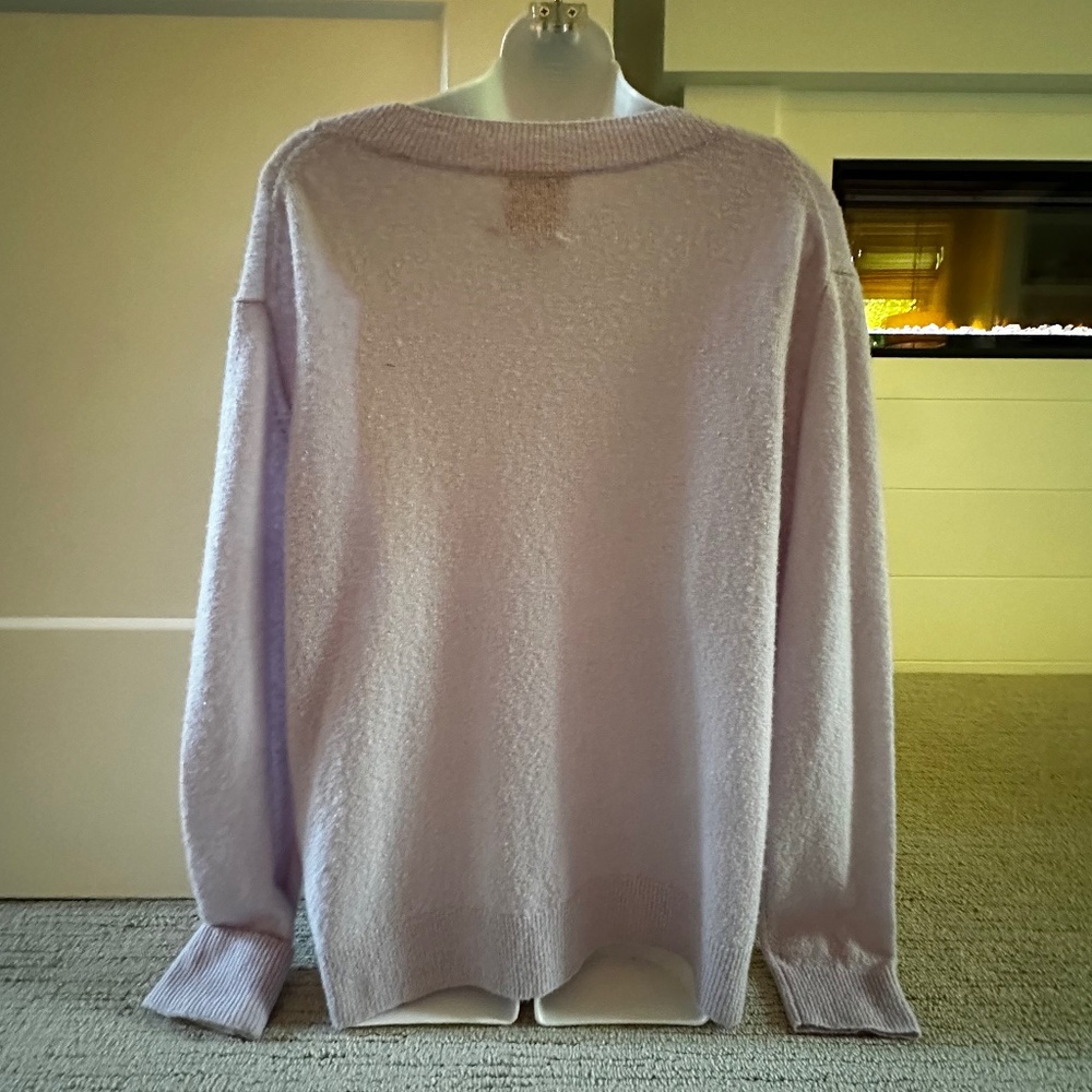 TWP Beautiful Soft Lavender V- Neck Cashmere Sweater Sz M NEW!! $524 - Picture 3 of 6